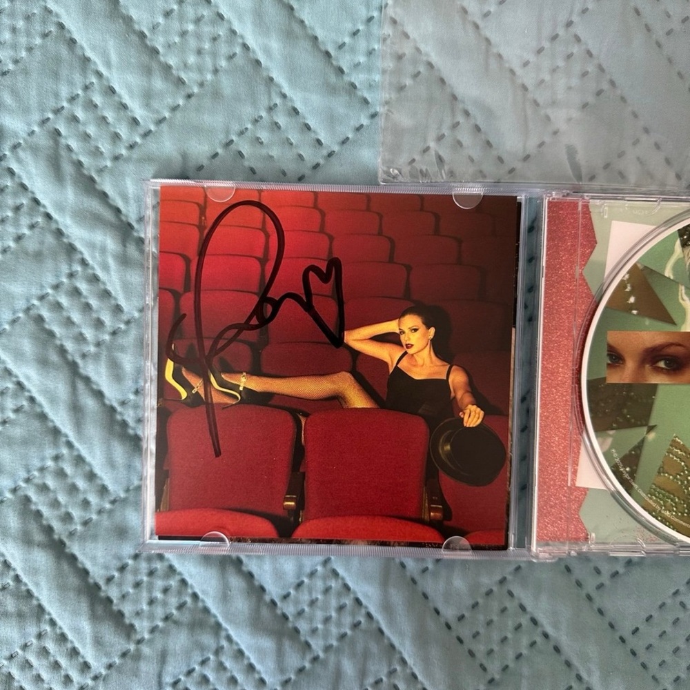 Taylor Swift The Life of a Showgirl Hand Signed Cd Photo 4